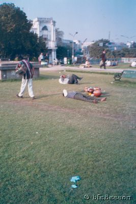 06v_031113_skys_connaught-place.jpg