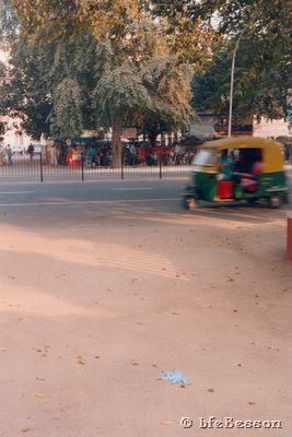 07v_031113_skys_janpath.jpg