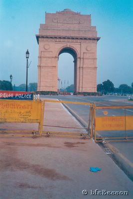 08v_031113_skys_india-gate.jpg